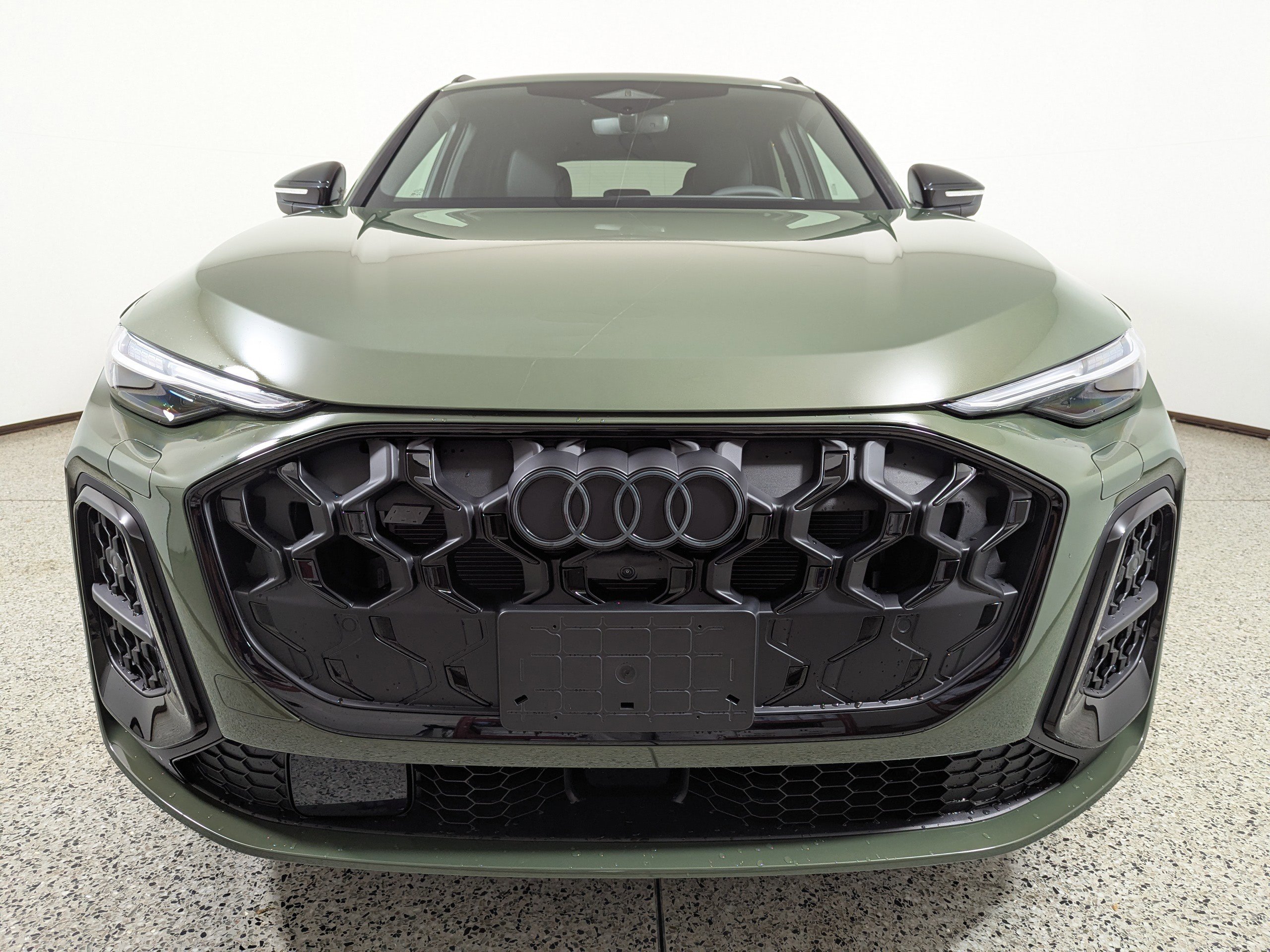 New 2025 Audi SQ5 Premium Plus image 2