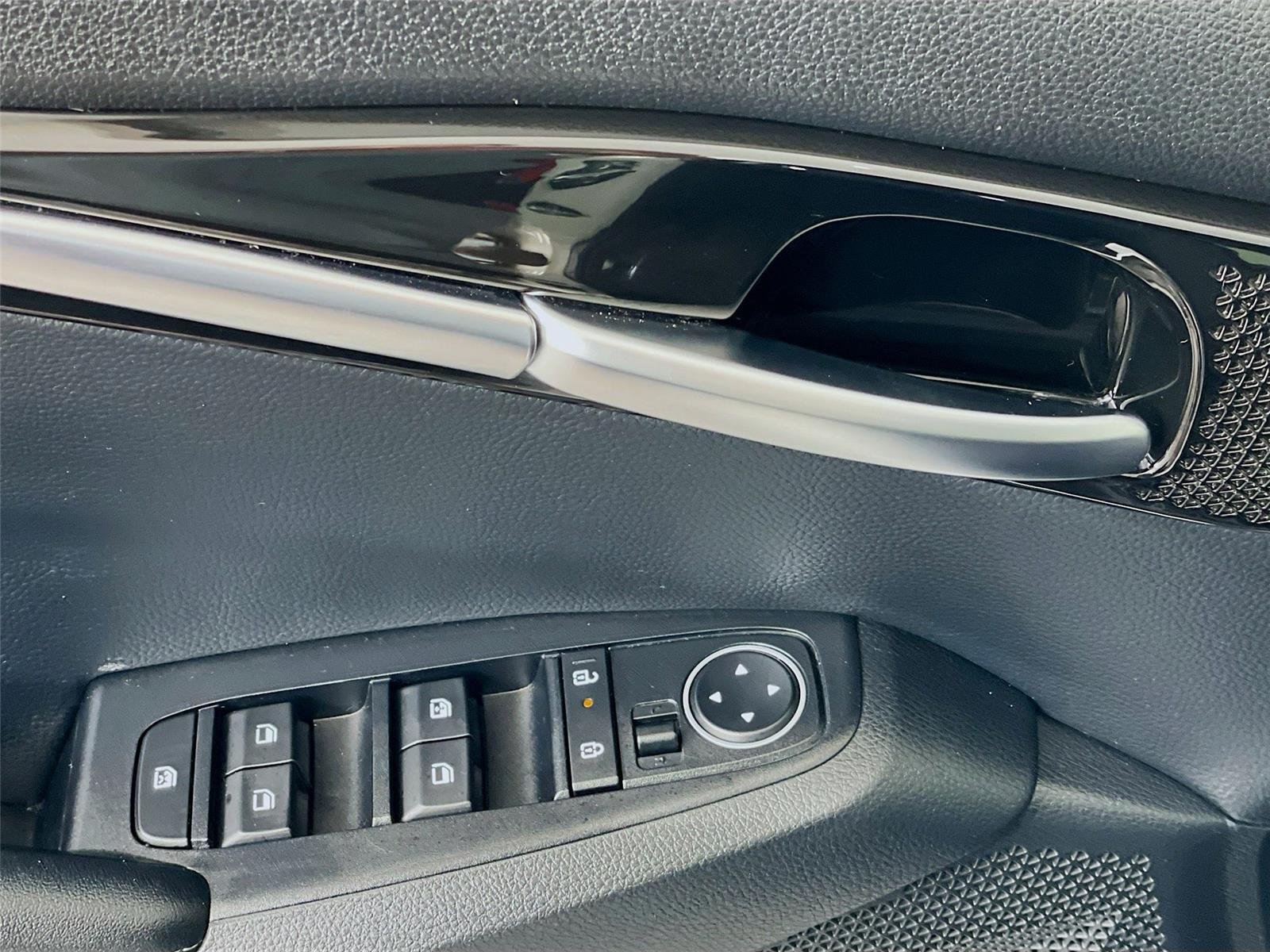 Certified 2025 Kia Seltos S FWD image 23
