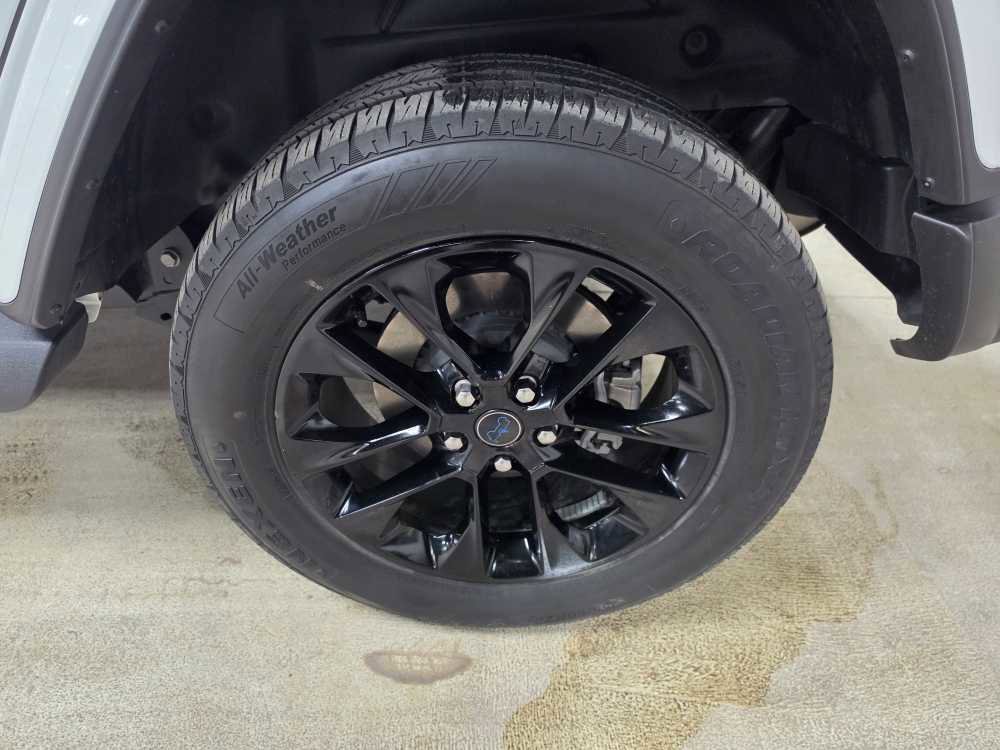 Used 2025 Jeep Wrangler Unlimited Sahara AWD/4WD image 6