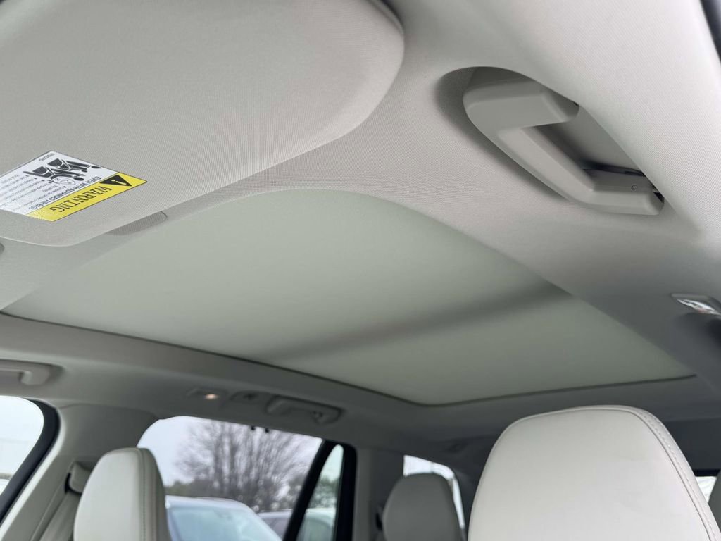 New 2026 Volvo XC90 B5 Ultra w/ Protection Package Premier image 19