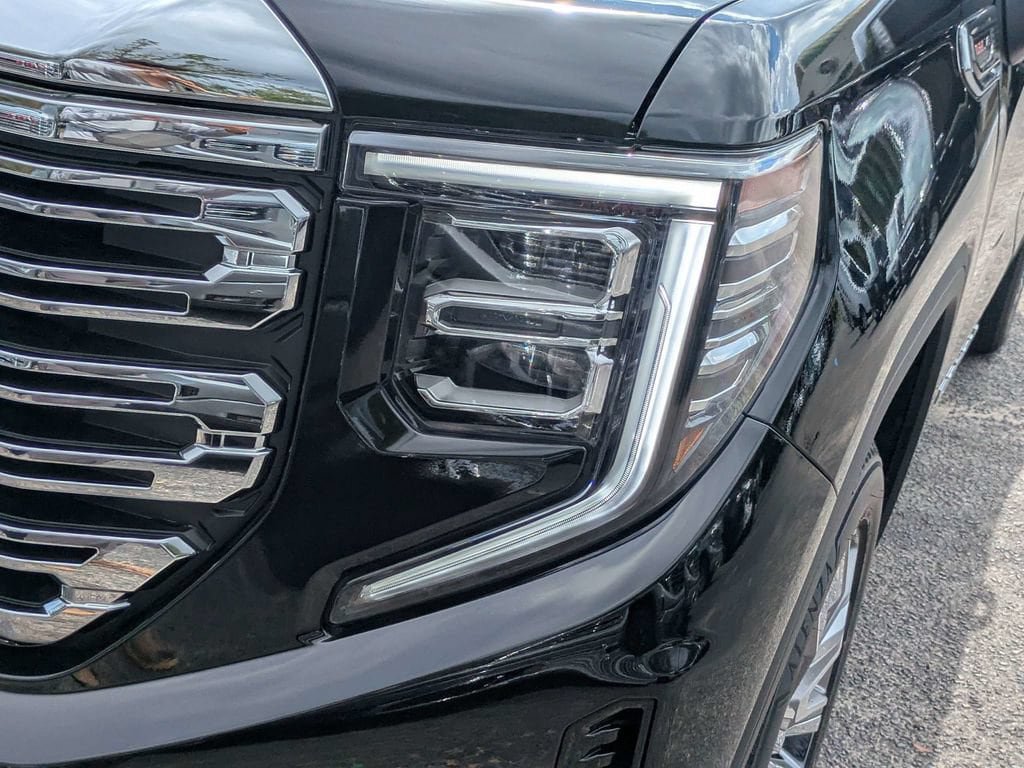 New 2026 GMC Sierra 1500 Denali w/ Denali Reserve Package AWD/4WD image 10