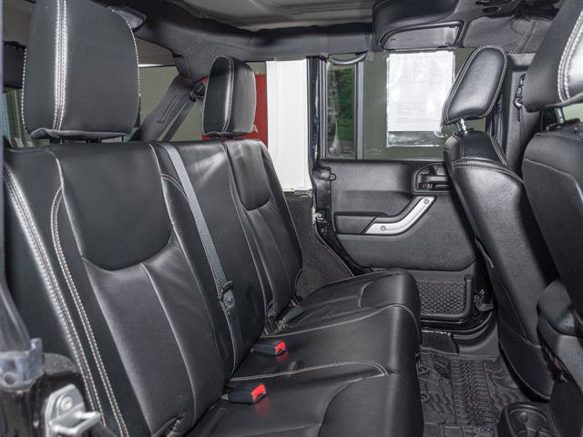 Used 2018 Jeep Wrangler Unlimited Rubicon w/ Cold Weather Group image 18