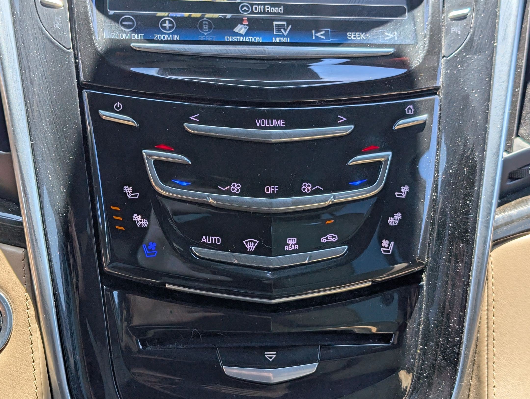 Certified 2020 Cadillac Escalade Platinum AWD/4WD image 23