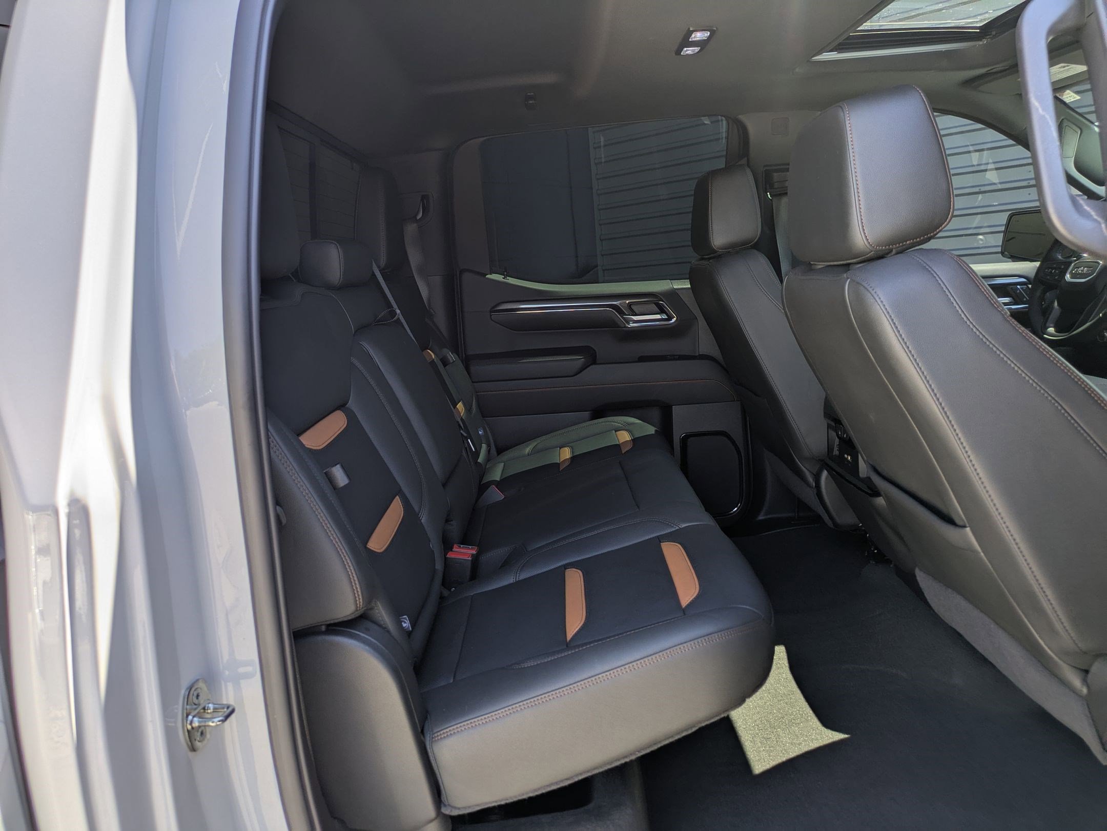 Used 2024 GMC Sierra 1500 AT4 w/ Technology Package AWD/4WD image 31