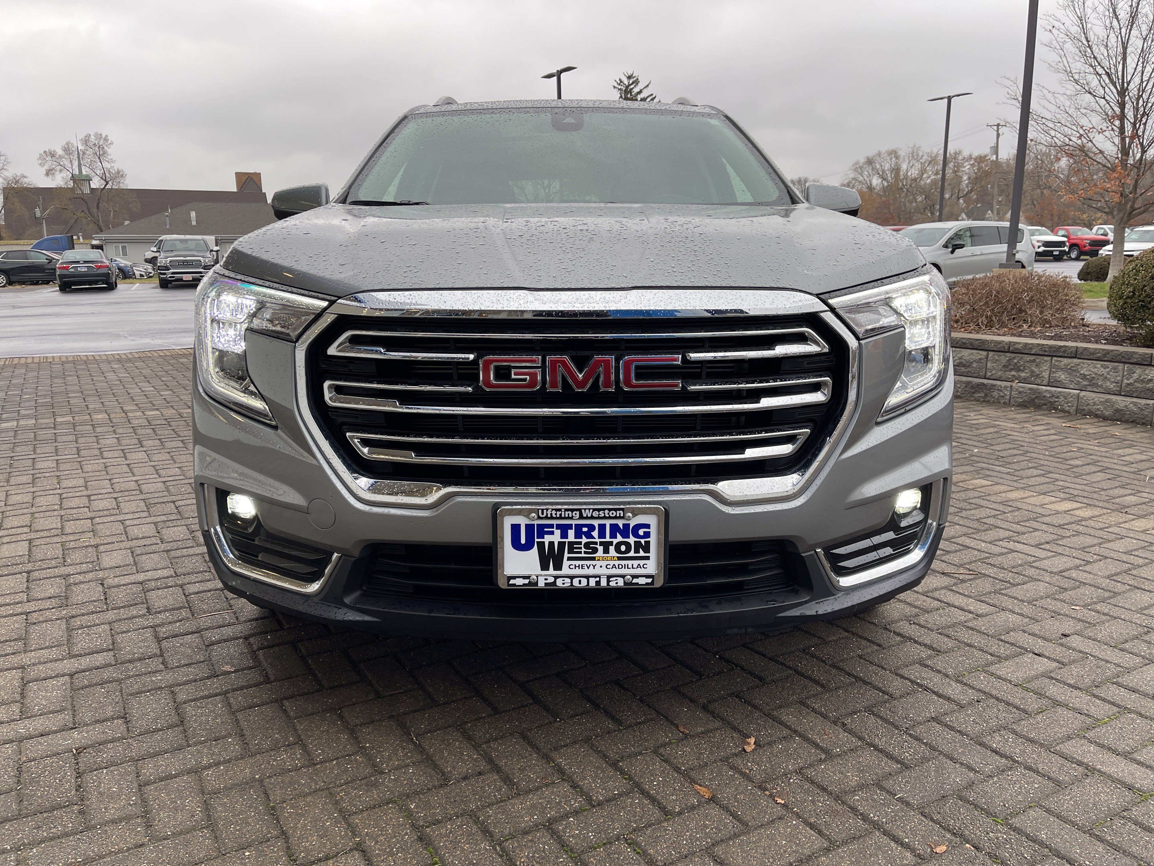 Used 2024 GMC Terrain SLT w/ Infotainment Package II image 9