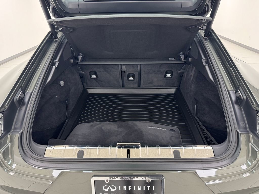 Used 2023 Porsche Panamera 4 Platinum Edition image 37