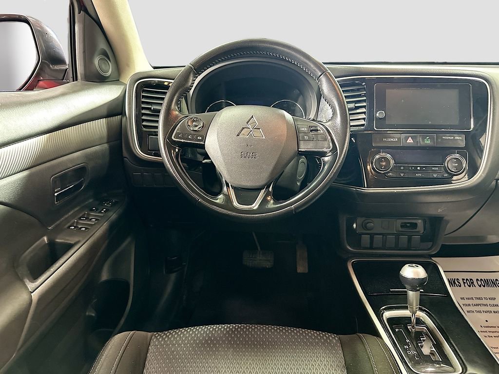 Used 2018 Mitsubishi Outlander SE image 22