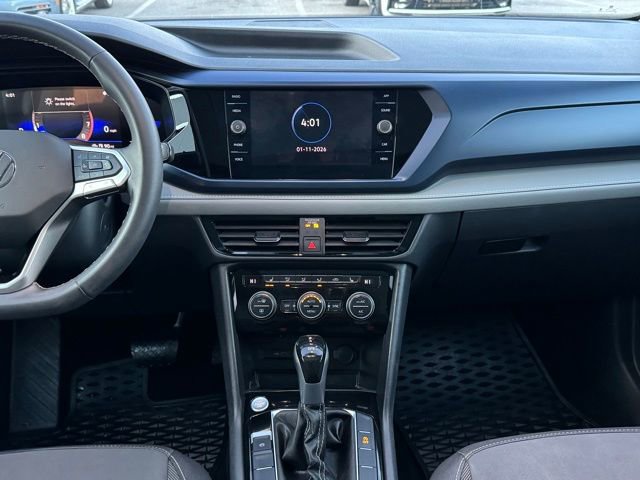 Certified 2024 Volkswagen Taos SE w/ Panoramic Sunroof Package image 15