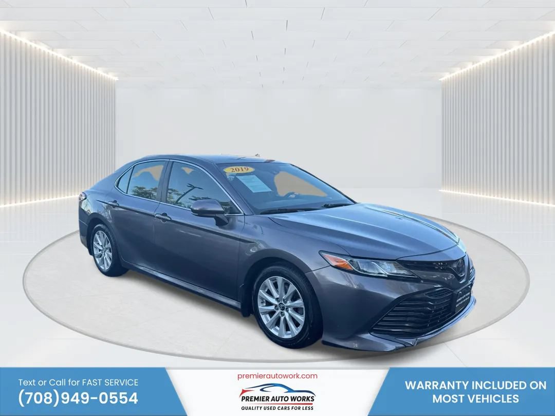 Used 2019 Toyota Camry LE FWD image 3