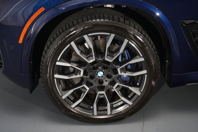 Used 2025 BMW X5 M60i AWD/4WD image 18