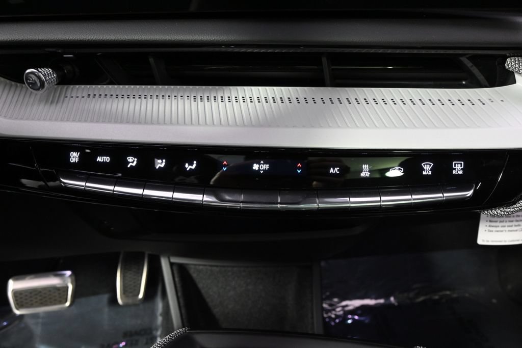 New 2026 Cadillac Optiq Luxury 2 w/ LPO, Floor Liner Package AWD/4WD image 30