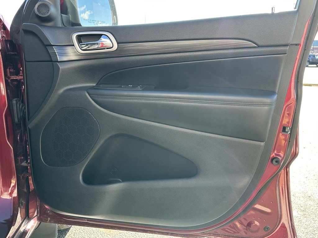 Used 2022 Jeep Grand Cherokee Laredo X image 20