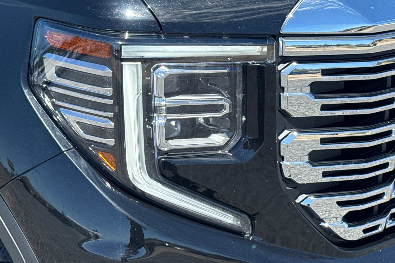 Used 2025 GMC Sierra 1500 Denali AWD/4WD image 46