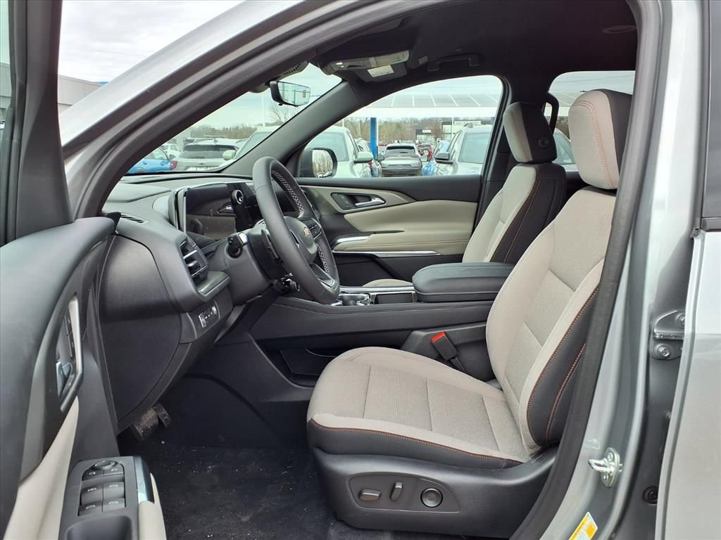 New 2026 Chevrolet Traverse LT w/ Driver Confidence Package AWD/4WD image 13