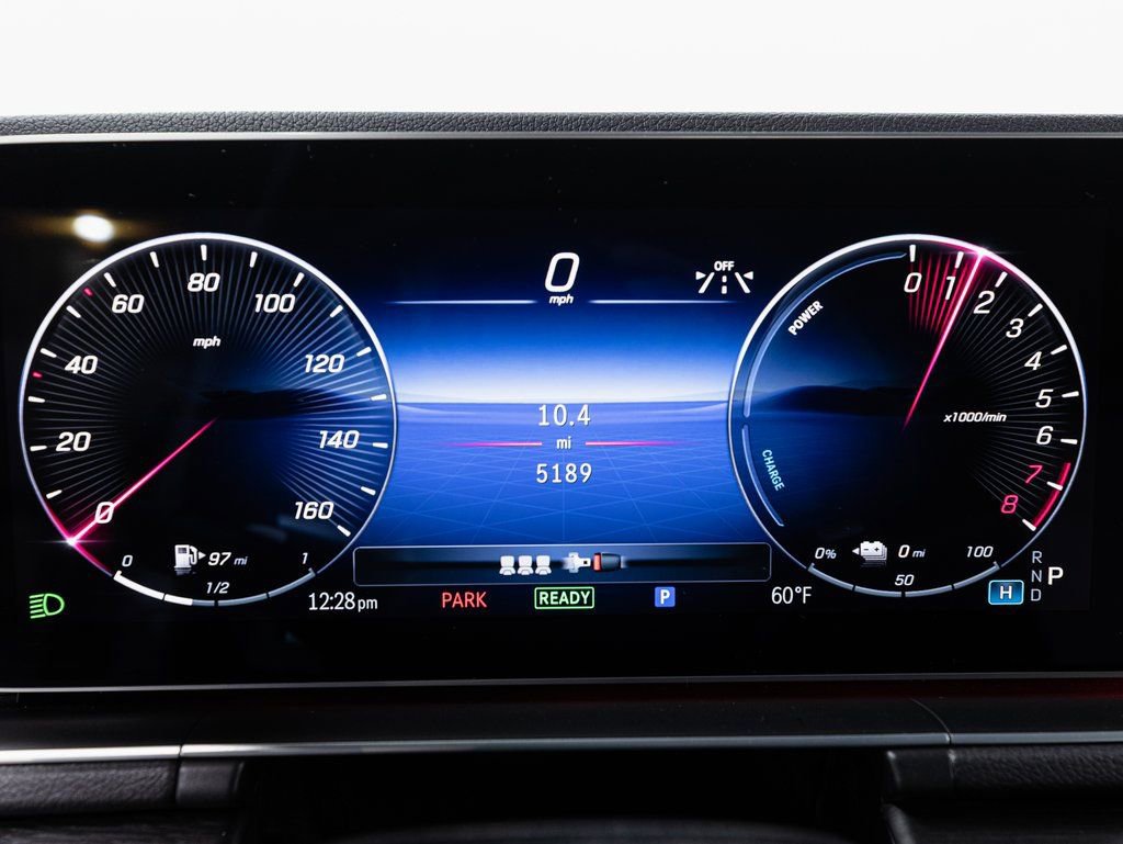 Certified 2025 Mercedes-Benz GLE 450e 4MATIC w/ AMG Line Interior image 13