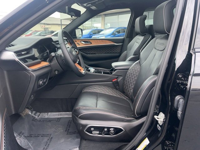 Used 2024 Jeep Grand Cherokee L Summit image 14