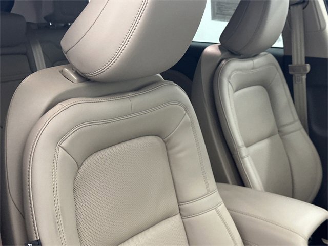 Used 2023 Lincoln Corsair Reserve image 11