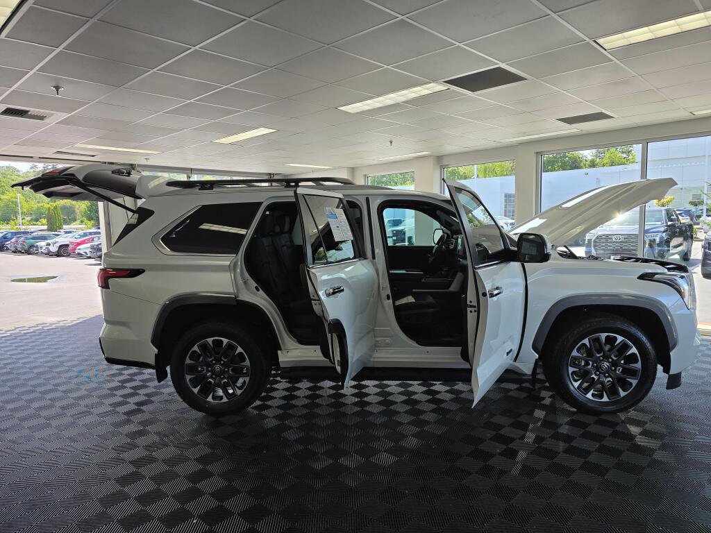 Certified 2025 Toyota Sequoia Limited AWD/4WD image 17