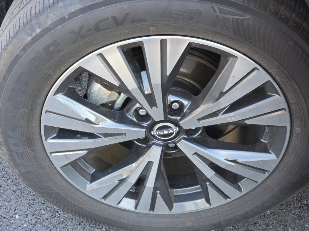 Used 2023 Nissan Rogue SV image 31