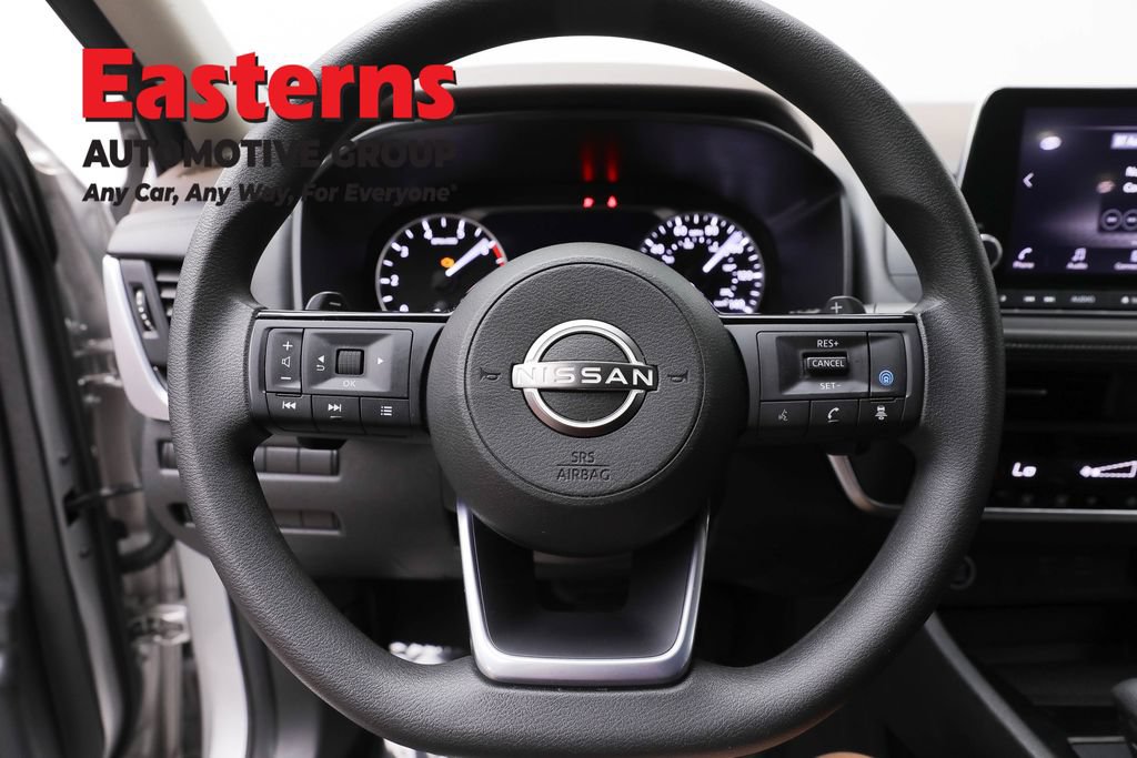 Used 2023 Nissan Rogue SV AWD/4WD image 12