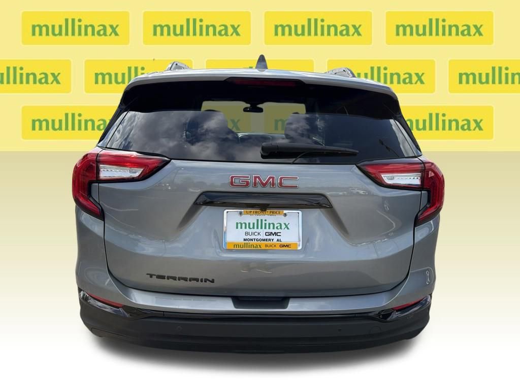 Used 2023 GMC Terrain SLE w/ Driver Convenience Package FWD image 9