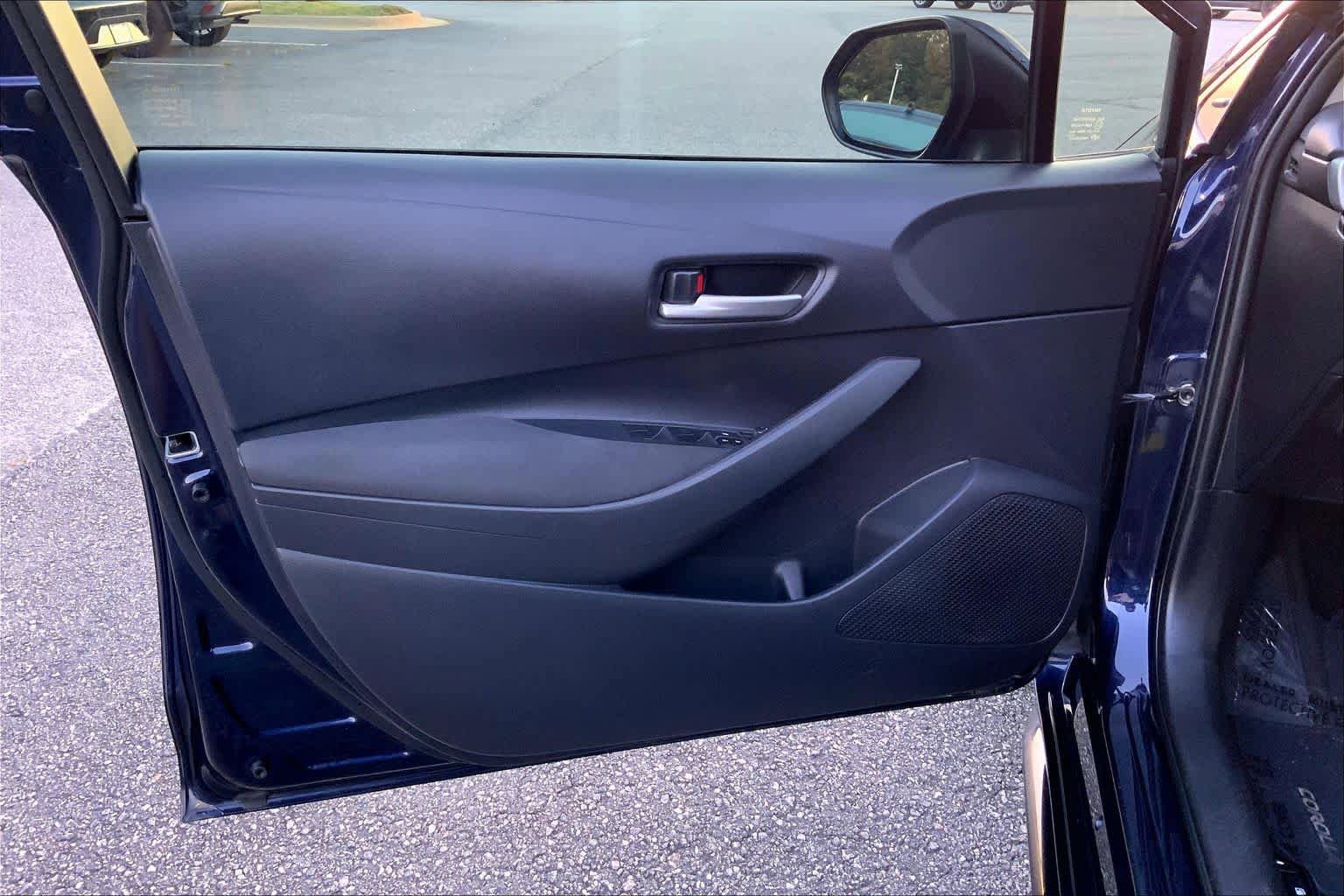 Used 2020 Toyota Corolla LE FWD image 21