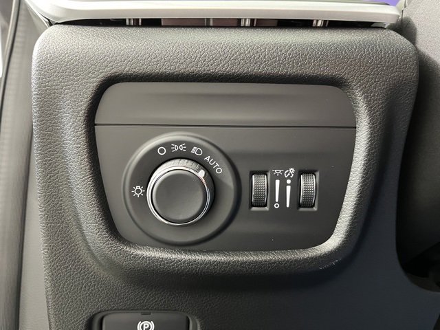 Used 2025 Jeep Grand Cherokee L Laredo image 19