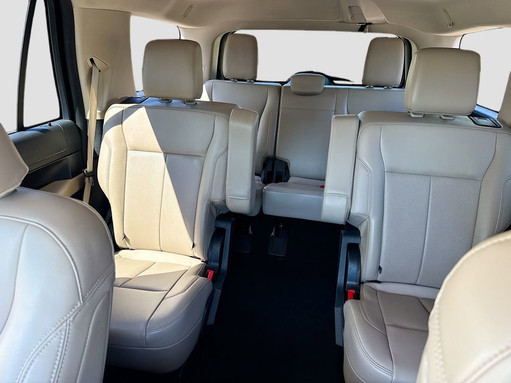 Used 2024 Ford Expedition XLT image 28