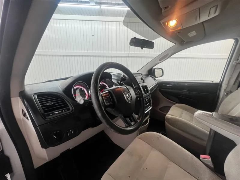 Used 2014 RAM C/V Tradesman FWD image 11