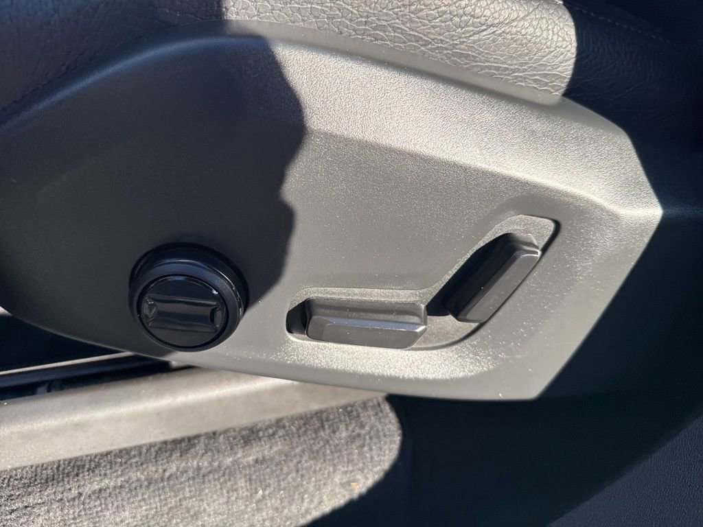 Used 2024 Volvo XC90 B5 Plus image 11