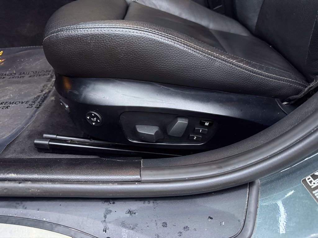 Used 2011 BMW 335i xDrive Sedan image 17