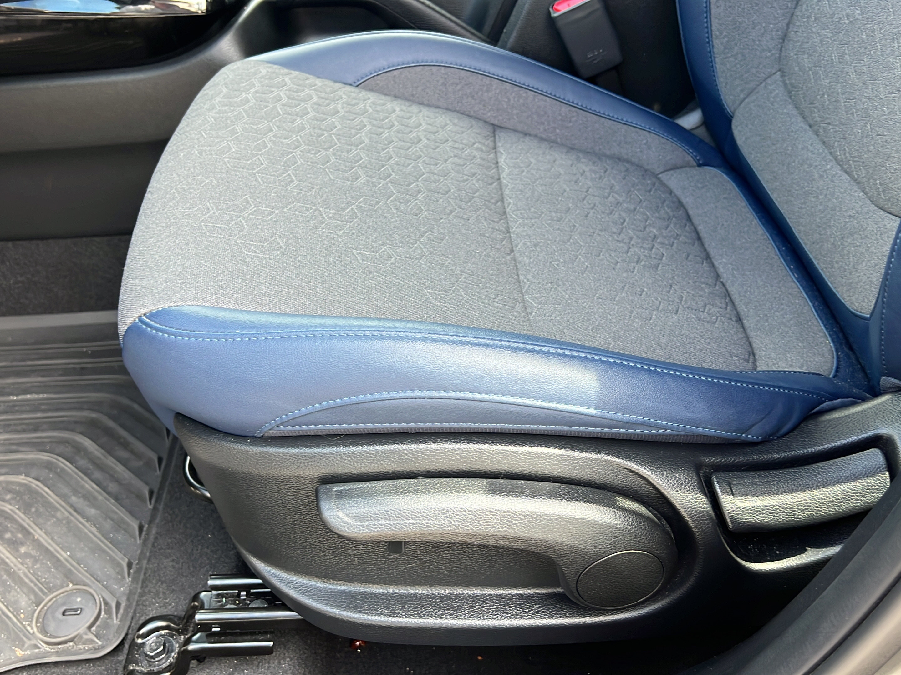 Certified 2025 Kia Seltos S AWD/4WD image 17
