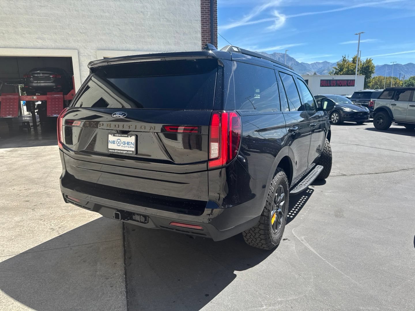 Used 2026 Ford Expedition Tremor AWD/4WD image 8
