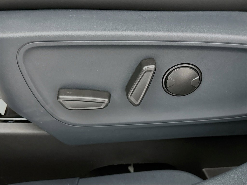 New 2025 Ford Maverick Lobo image 19