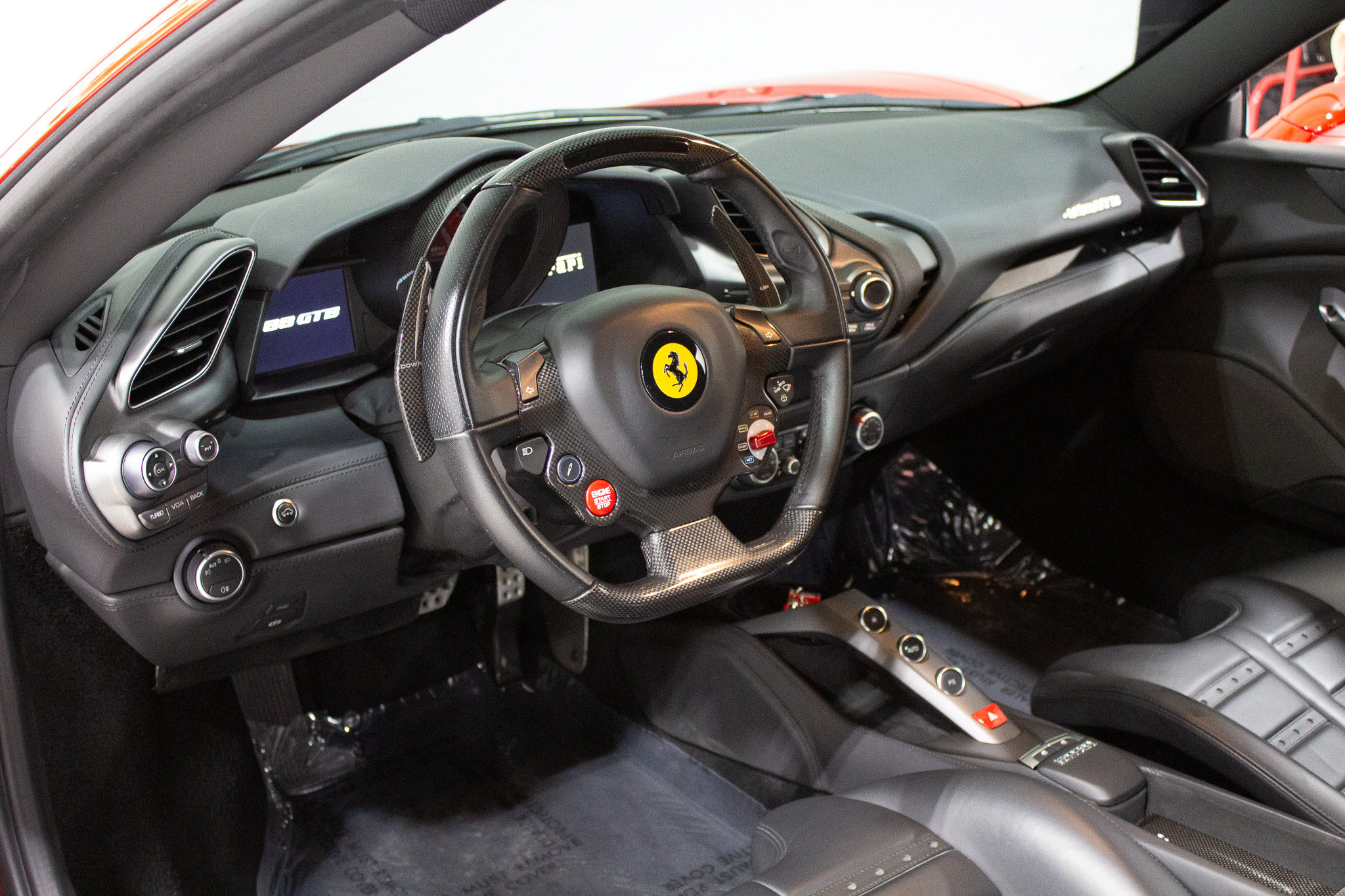 Used 2018 Ferrari 488 GTB RWD image 2