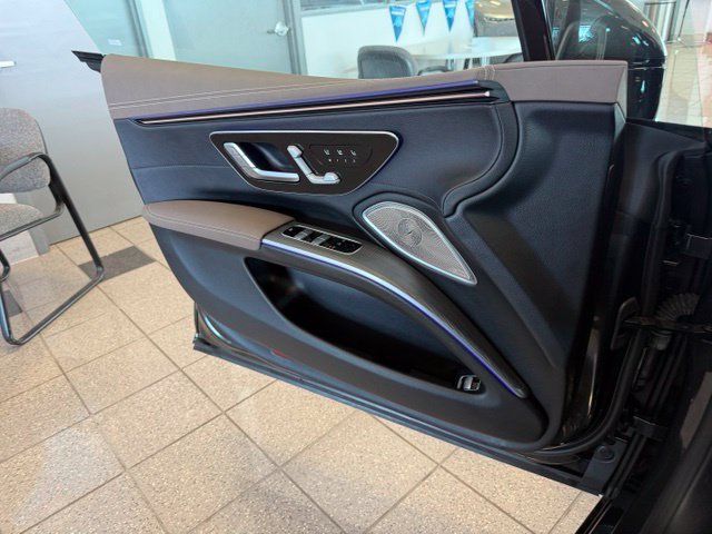 Used 2022 Mercedes-Benz EQS 580 4MATIC Sedan image 18