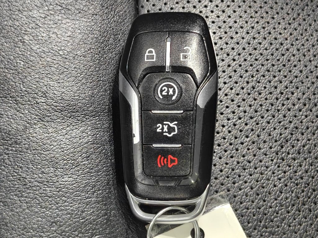 Used 2017 Ford Explorer Limited w/ Equipment Group 301A AWD/4WD image 18