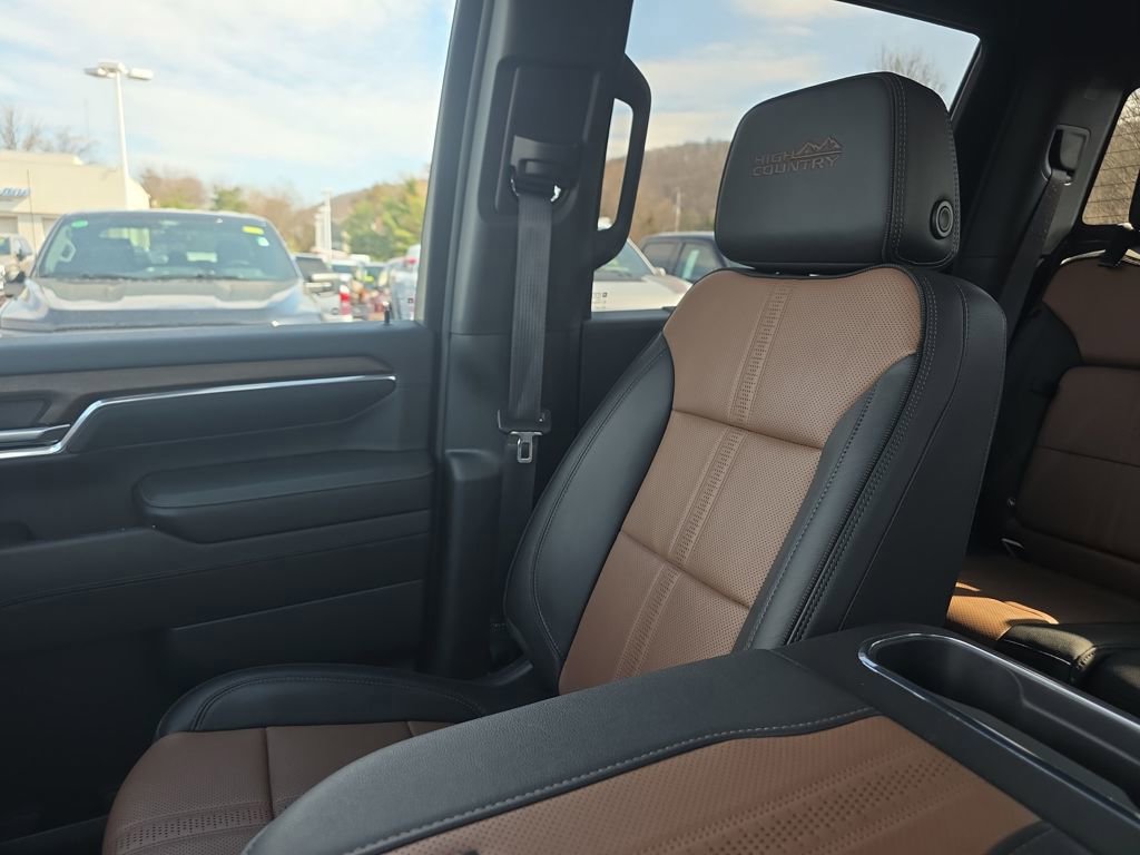 Used 2024 Chevrolet Silverado 2500 High Country w/ Technology Package image 41