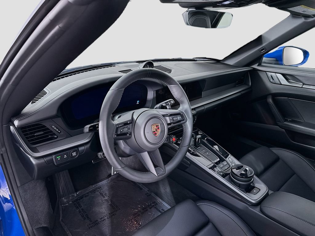 Certified 2025 Porsche 911 Carrera RWD image 4