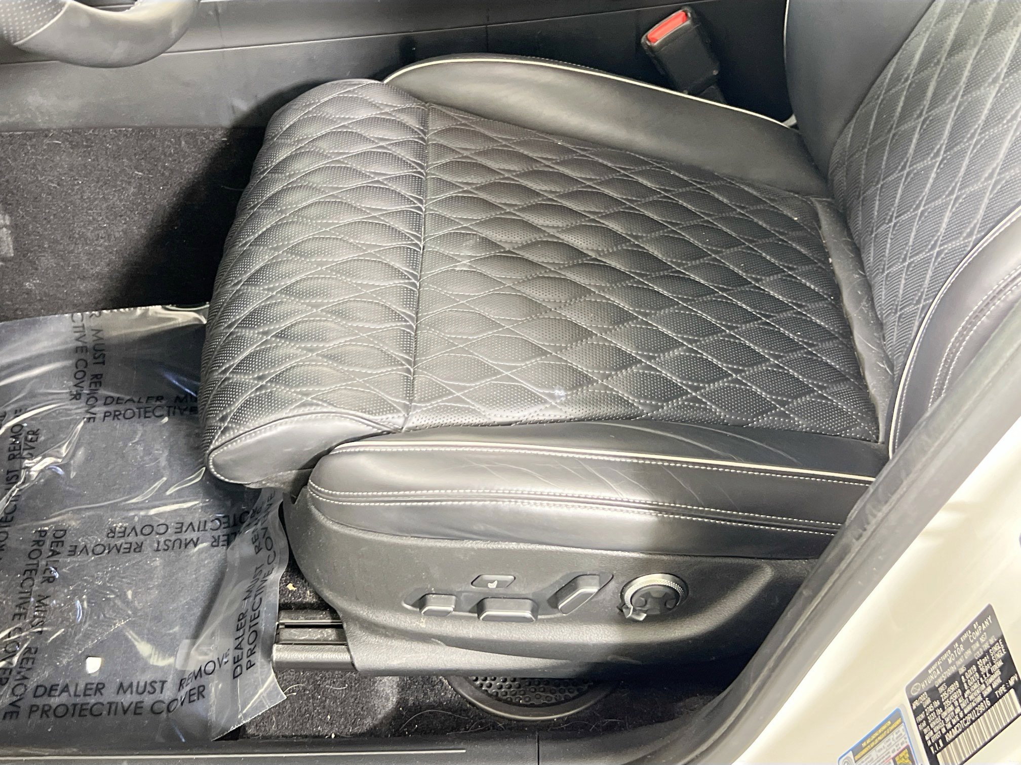 Used 2023 Genesis GV70 3.5T Sport w/ Sport Advanced Package image 19