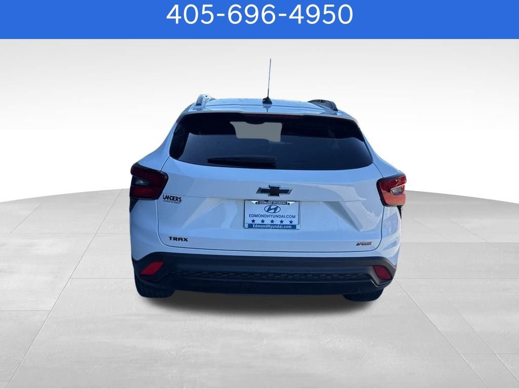 Used 2025 Chevrolet Trax RS w/ Driver Confidence Package image 8