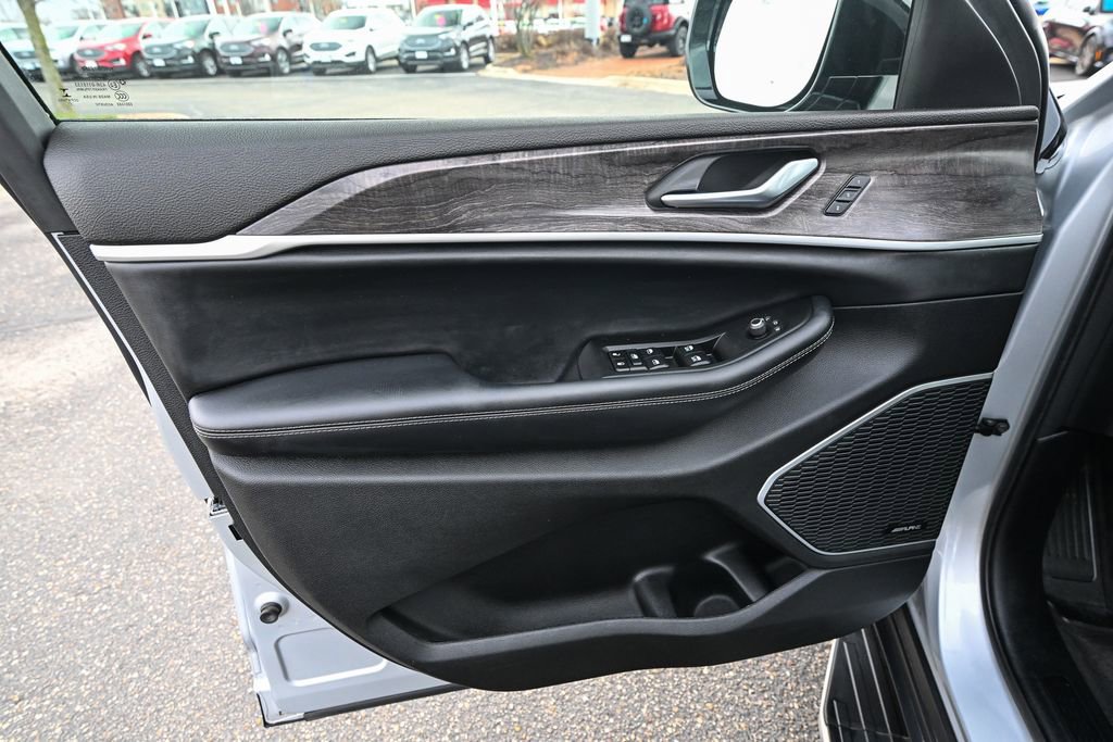 Used 2021 Jeep Grand Cherokee L Limited image 20