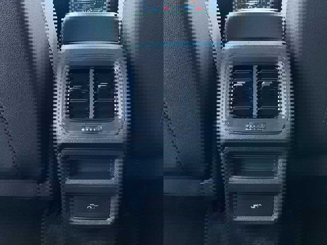 Used 2025 Volkswagen Taos SE image 20