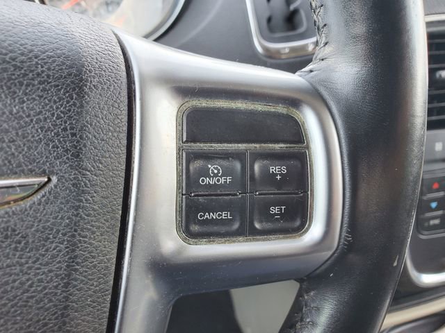 Used 2013 Chrysler Town & Country Touring FWD image 26