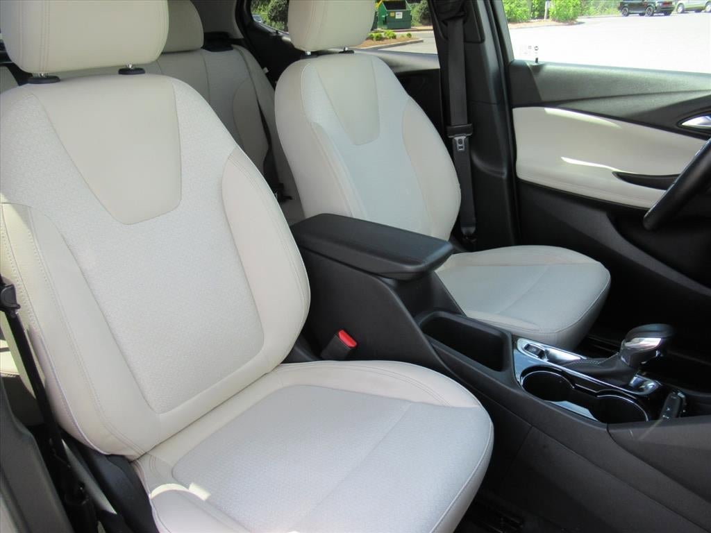 Used 2024 Buick Encore GX Preferred w/ Advanced Technology Package FWD image 9