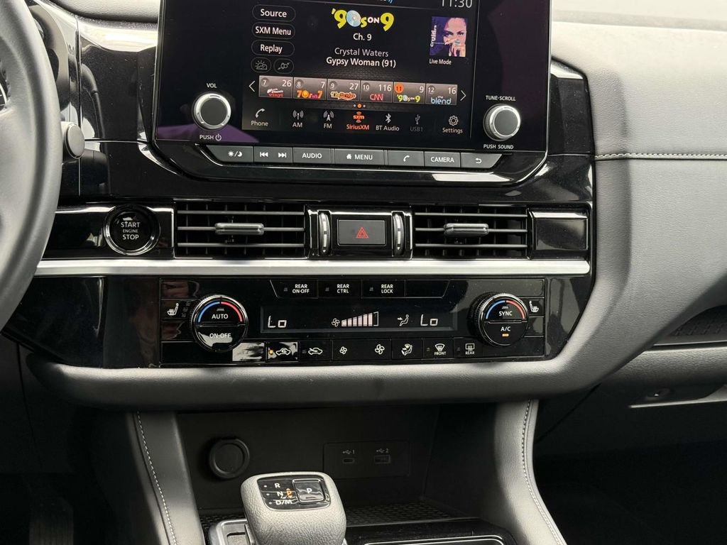 Used 2025 Nissan Pathfinder SV image 20