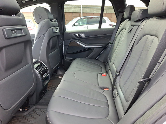 Certified 2022 BMW X5 xDrive40i w/ M Sport Package image 10