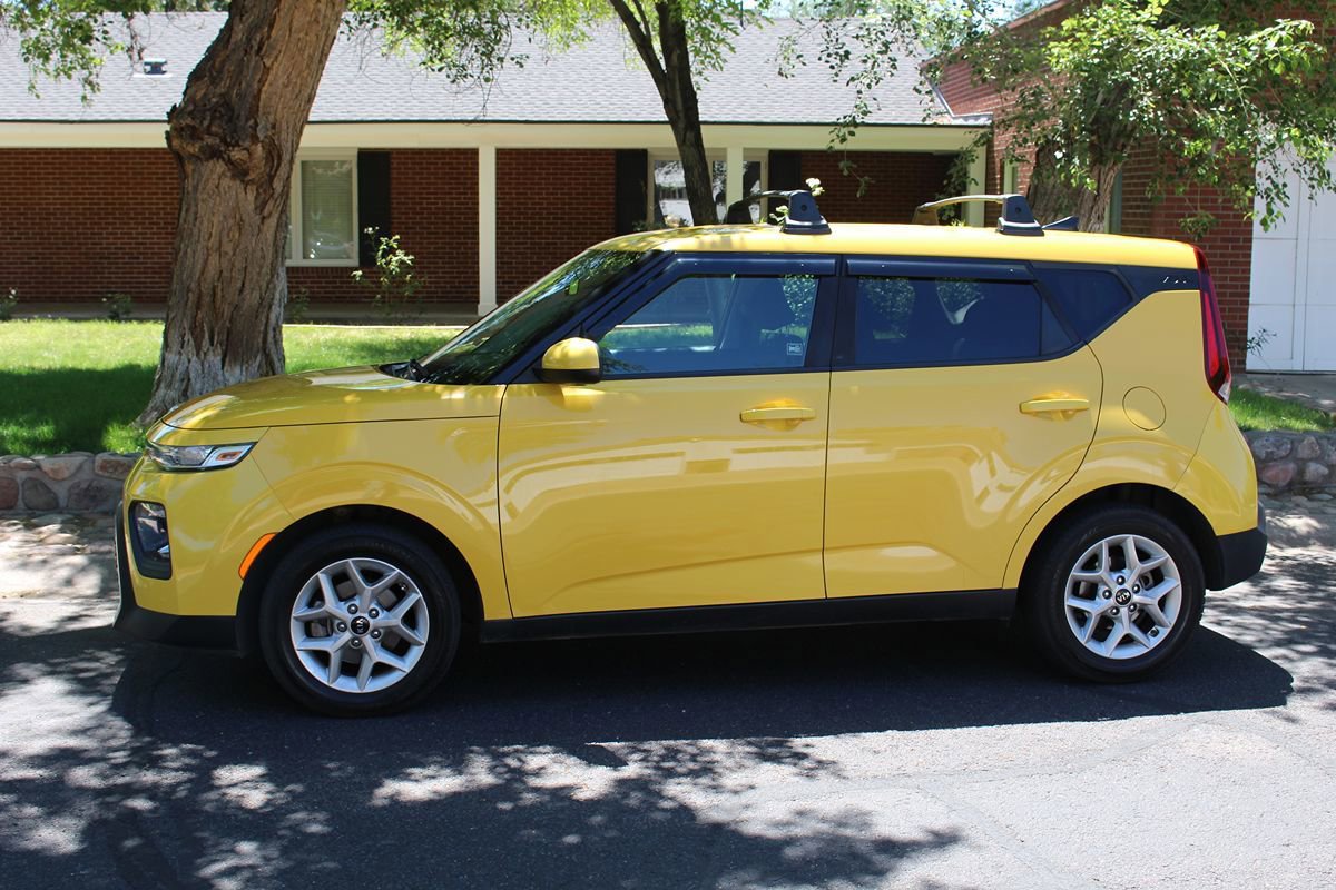 Used 2020 Kia Soul S FWD image 2