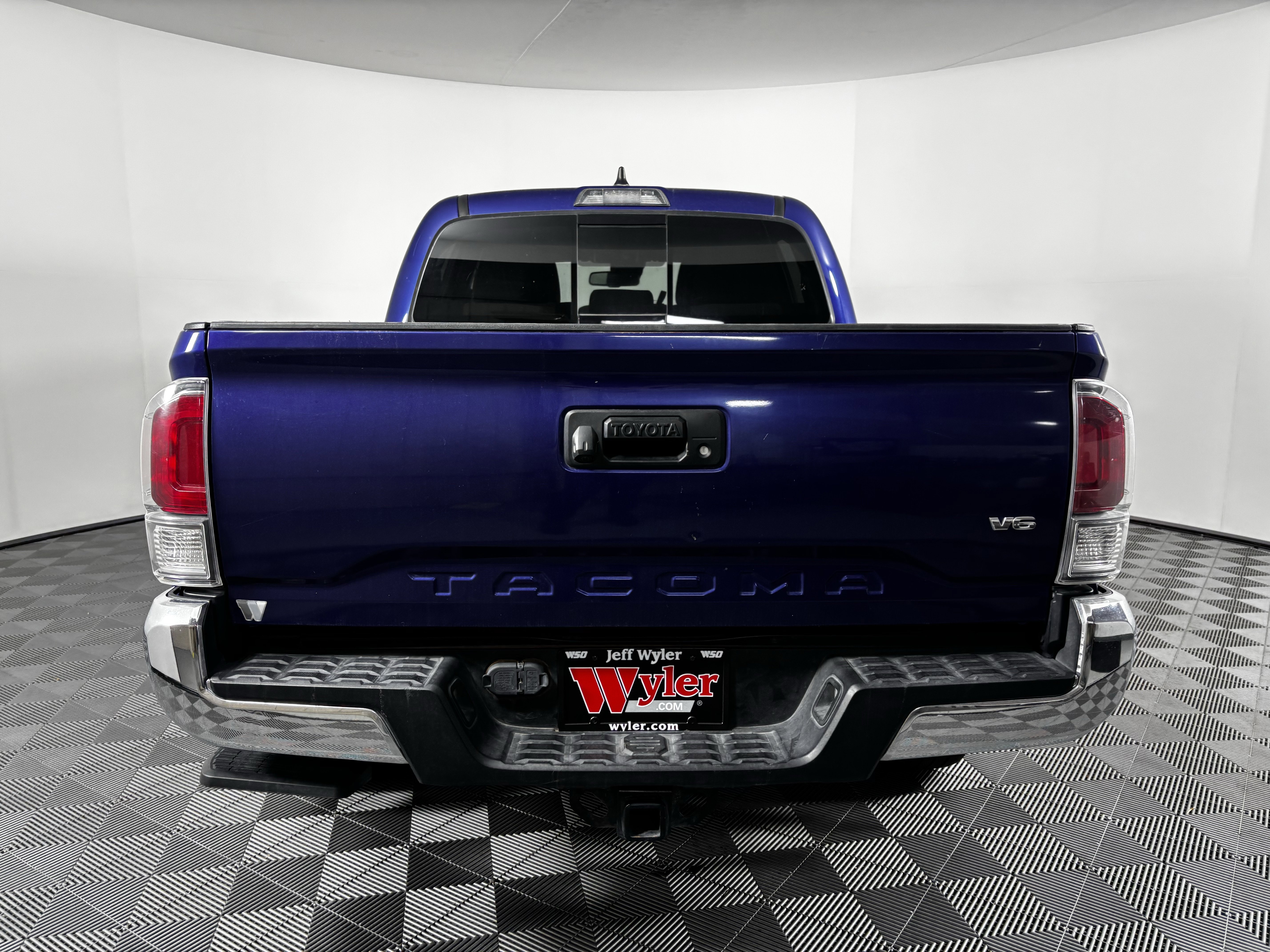 Used 2022 Toyota Tacoma TRD Off-Road image 12