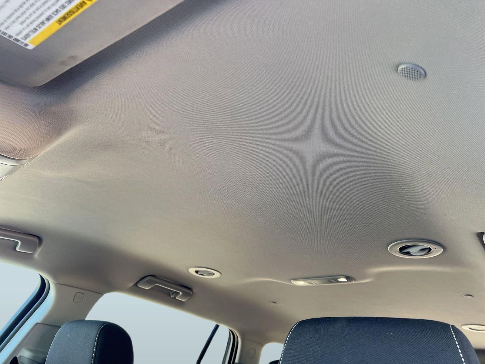 Certified 2023 GMC Acadia SLE w/ Driver Convenience Package image 16